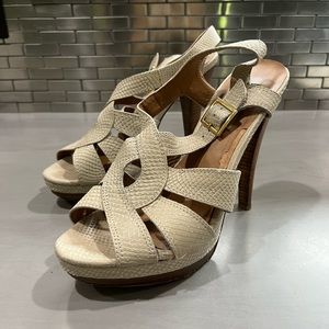 Steve Madden Platform Bone/Tan Sandal , Size 9.5